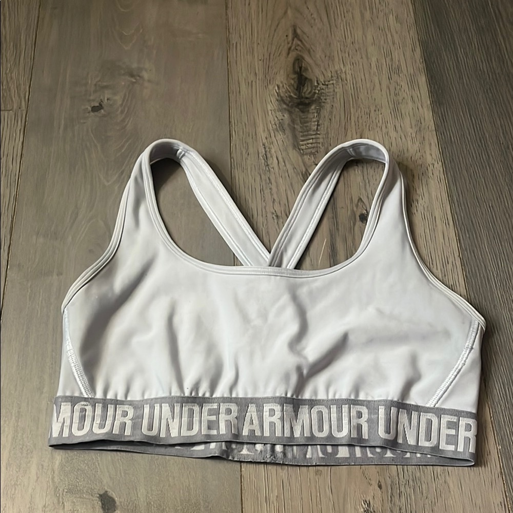 Under Armour Gray Sports Bra Racerback Design
